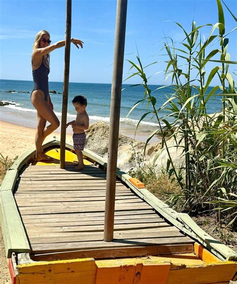 Frida Redknapp zachwyca w stringach bikini podczas wystawnych rodzinnych wakacji Myśl Polska