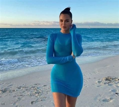 Khloé Kardashian subió una foto en bikini sus fans descubren un curioso detalle y la critican