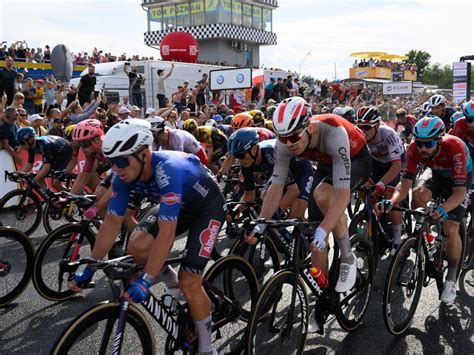 Gro Ny Wypadek Podczas Tour De Pologne Amator W Kolarz Trafi Do