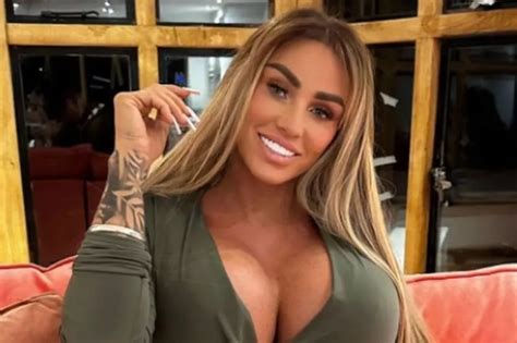 Katie Price Proudly Flaunts 16th Boob Job After Getting UK S Biggest