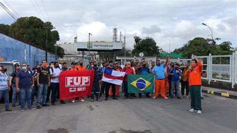 Trabalhadores terceirizados de refinaria protestam contra salários