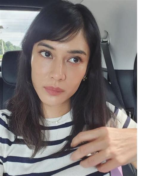 Dian Sastro Unggah Potret Selfie Di Mobil Dengan Rambut Wavy Netizen