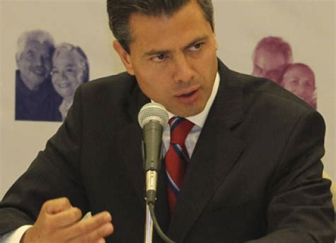 Exigen a EPN definir su postura sobre evaluación de maestros