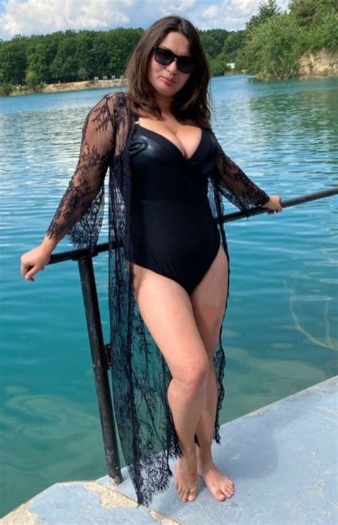 Milf At The Boat Porn Pic