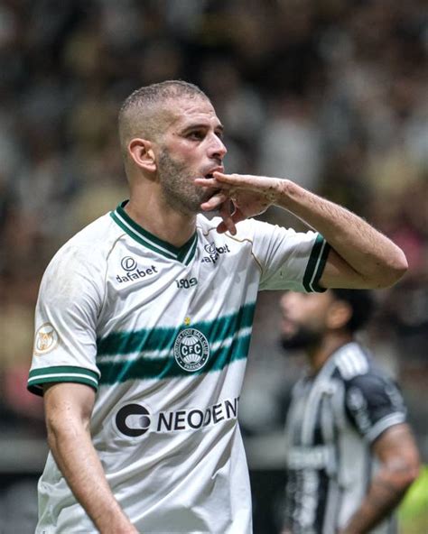 Slimani Faz Mais Um Gol Pela Arg Lia E Balan A A Rede Pelo Quinto Jogo