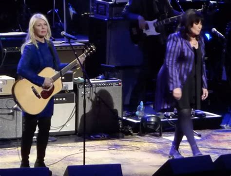 When Ann Wilson And Nancy Wilson Reunited After 3 Years Best Classic Bands