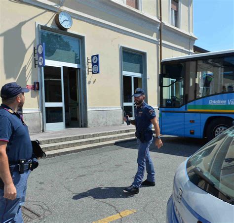 Varese Doccia Gelata Sul Piano Stazione