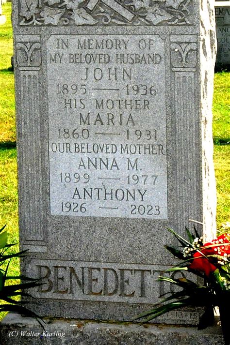 Exclusive Tony Bennett Buried In Calvary Cemetery Qchron