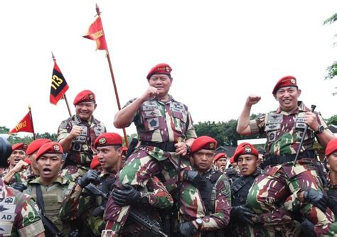 Ksad Sematkan Brevet Baret Dan Sangkur Komando Kopassus Kepada