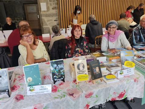 Le Puy en velay un salon du livre dans la salle Jeanne d Arc proposé