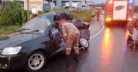 Budak Maut Kereta Keluarga Terbabit Nahas Dengan Lori Berita Harian