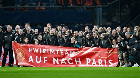 DFB Frauen siegen 2 0 gegen Niederlande und sichern Ticket für Olympia