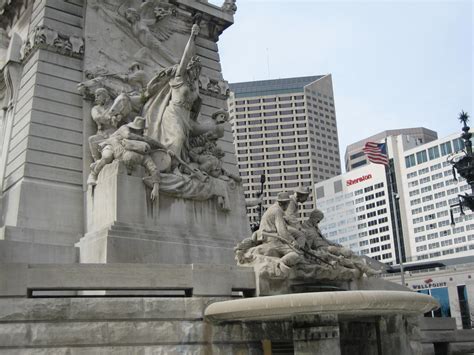 Walkabout With Wheels Blog The Monument Circle Area In Indianapolis