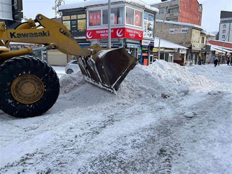 Eleşkirtte ekiplerin kar temizleme çalışması devam ediyor Ağrı Haberleri