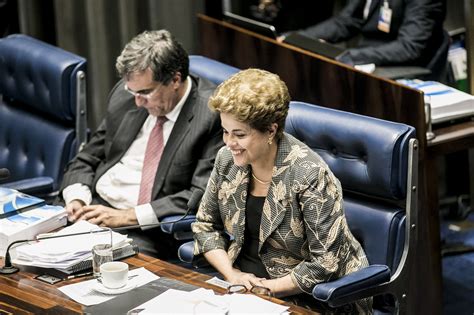 Democracia Em Vertigem É Um Documentário Brasileiro De 2019 - Democracia em Vertigem: Netflix lança trailer de documentário ...
