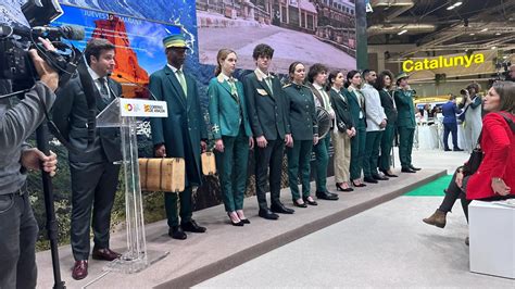 Uniformes del nuevo hotel de la estación de Canfranc Quise