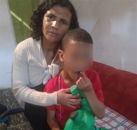 Mãe filho autista passa por dificuldades e pede ajuda