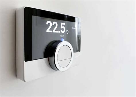 Choosing the Right Thermostat for Your Heat Pump: A Practical Guide