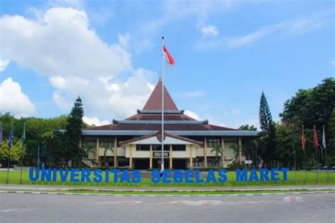 Bingung Cari Tempat Kuliah Inilah Universitas Terbaik Di Jawa