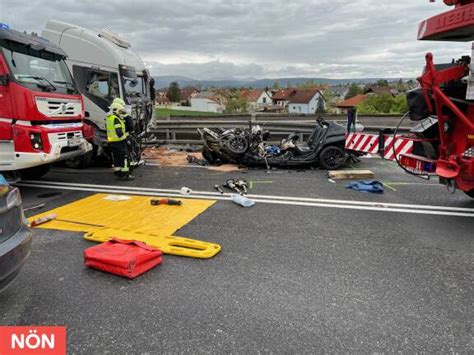 Großeinsatz Horror Unfall auf der S4 bei Katzelsdorf fordert zwei