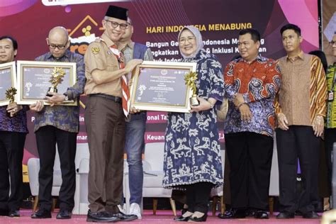 Sukses Dukung Program Kejar Bank Bjb Terima Penghargaan Ojk