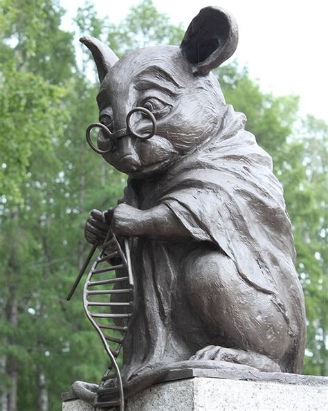 Monument To Lab Mice Mouse Knitting A Dna Strand Neatorama