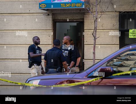 Crime Scene Unit Nypd Crime Scene Unit Hi Res Stock Photography And
