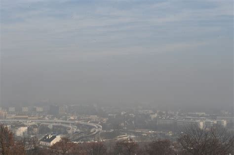 Smog na południu Polski Fatalne powietrze m in w Krakowie czy w