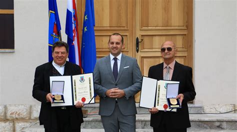 Dodijeljene Nagrade Priznanja I Zahvalnice Op Ine Tisno Povodom Dana