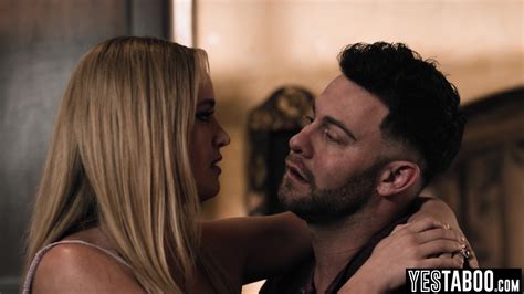 Big Ass Pregnant Surrogate Threesome With Blonde MILF And Husband