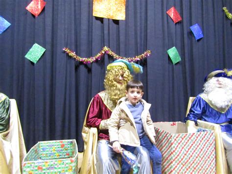 Los Pajes De S S M M Los Reyes Magos Recogen Las Cartas De Los Ni Os