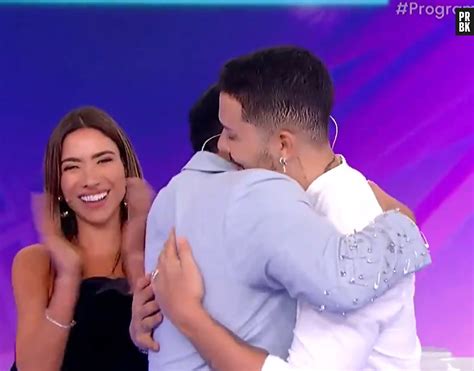 Foto Carlinhos Maia E Marido Protagonizam Beijo Gay No SBT Purebreak