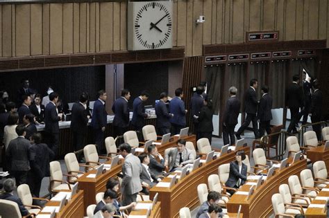 韓国：李氏逮捕、国会が同意 韓国最大野党代表、背任容疑 造反相次ぎ、党内の亀裂深まる 毎日新聞