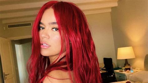 Karol G Está De Vuelta Con Nuevo Color De Cabello En El Estreno De Su