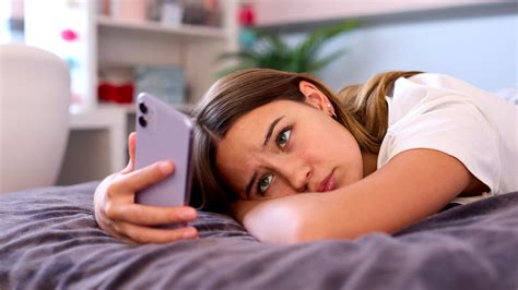 Spike in teen depression aligns with rise of social media, new poll ... 