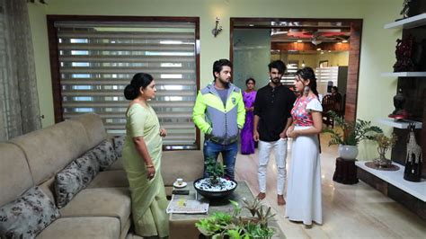 Watch Kannadathi Season Episode Harsha Calls Sanya S Bluff