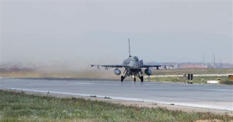 Rare Footage UAE F 16 Fighting Falcon Takes Off With Full Afterburner