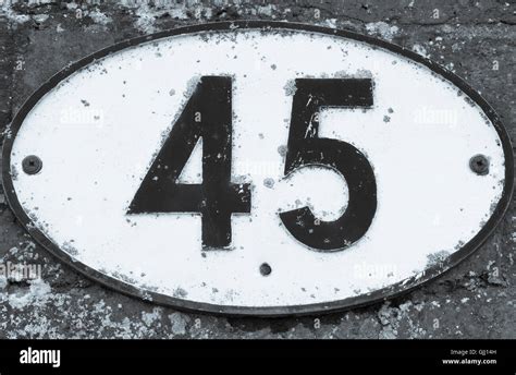 Number 45 Sign Hi Res Stock Photography And Images Alamy