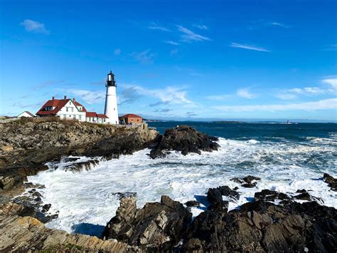 How to Visit the Cape Elizabeth Lighthouse - Atlas Obsession