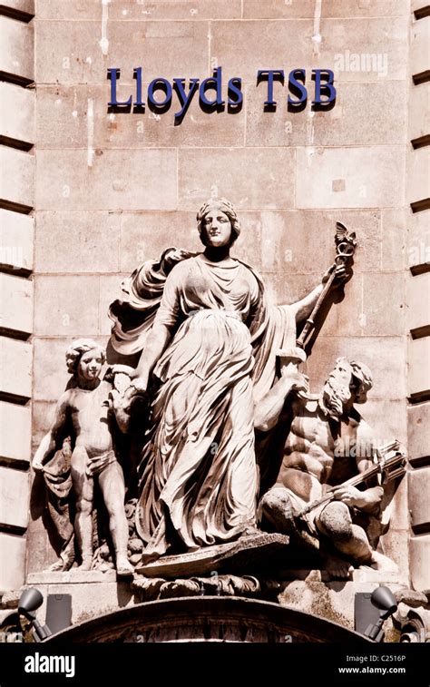 Manchester Statue High Resolution Stock Photography And Images Alamy