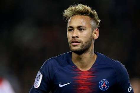 Neymar Biography, Wiki, Age, Family, Net Worth, Facts, Footballer