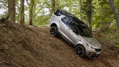 New 2024 Land Rover Discovery Metropolitan Edition