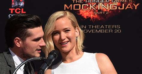 Do Katniss And Peeta Have Sex In Mockingjay The Hunger Games Finale Leaves Their Options Open