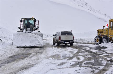 Malatya da kardan kapanan mahalle yolları açıldı Son Dakika Gündem