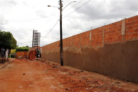 Obra De Reconstru O Do Muro Do Cemit Rio S O Miguel Entra Em Fase