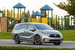 Kia Carnival Vs Honda Odyssey Which Minivan Is The Better Buy