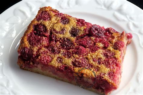 Clafoutis Aux Framboises Ig Bas Du Pain Sur La Planche Ou Nourrir