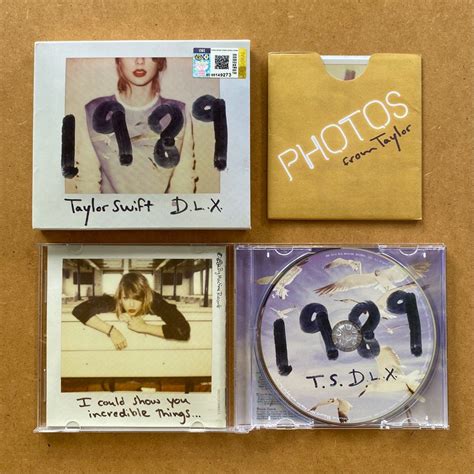 Taylor Swift 1989 (Deluxe Edition) CD with polaroids, Hobbies & Toys ...