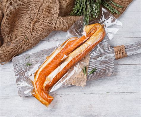 Брюшки семги холодного копчения – купить фермерские продукты с ...