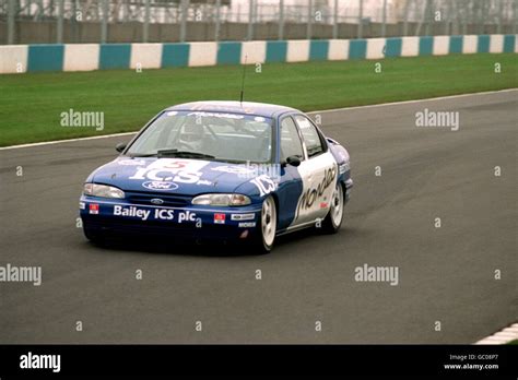 Nigel mansell at castle donington race track hi-res stock photography ...